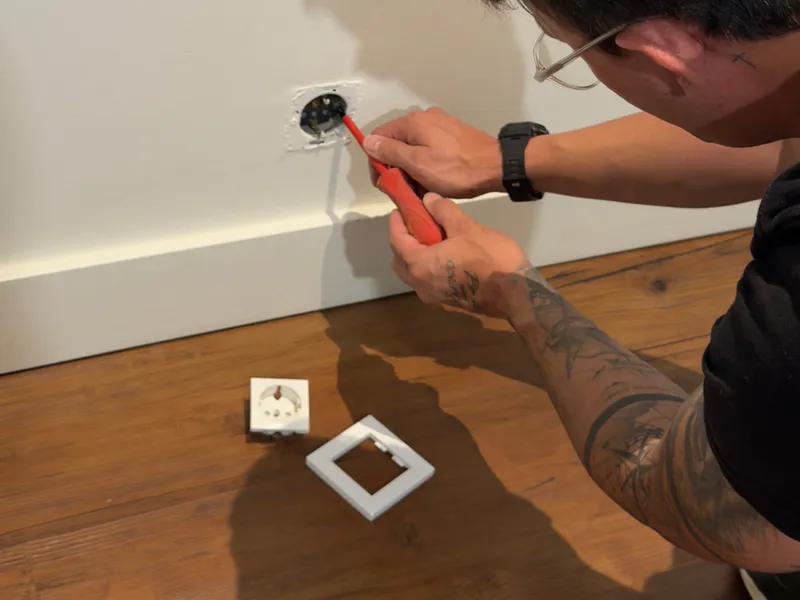 Instalação de tomadas elétricas